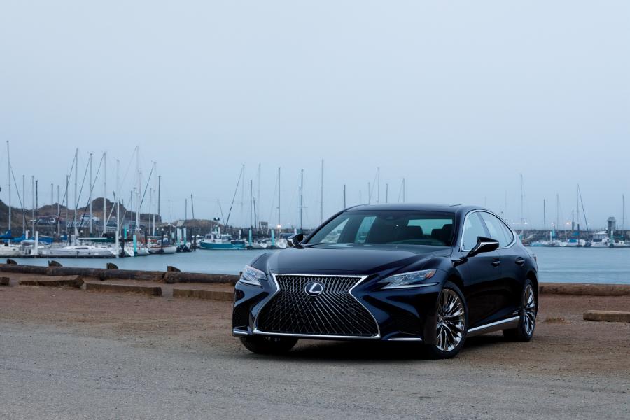  Lexus LS500h AWD 2017 года  (NA) (фото 9 из 96)
